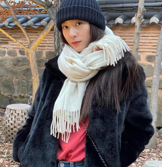 Sao Hàn mix khăn: Ai cũng ấm áp riêng Lisa kín trên hở dưới-9