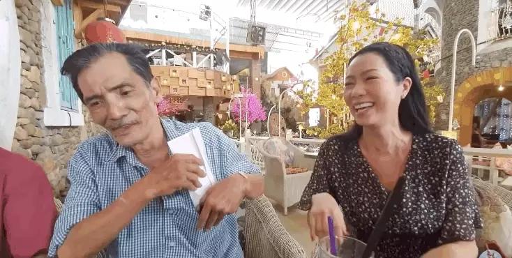 Ảnh Thương Tín vui vẻ nhận tiền từ Trịnh Kim Chi nóng trở lại-4