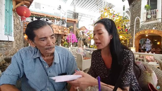 Ảnh Thương Tín vui vẻ nhận tiền từ Trịnh Kim Chi nóng trở lại-2