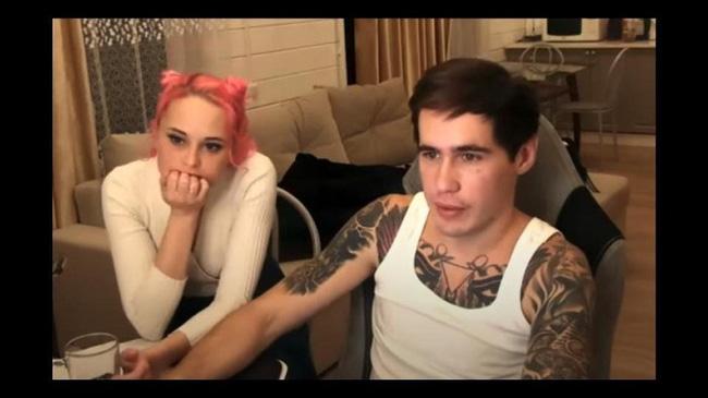 Youtuber livestream bỏ mặc bạn gái mang thai chết cóng ở ban công-1