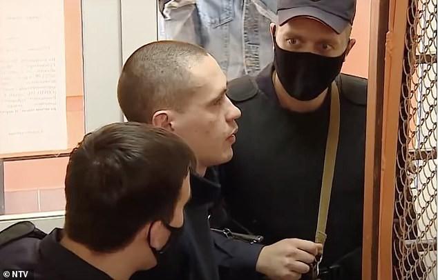 Youtuber livestream bỏ mặc bạn gái mang thai chết cóng ở ban công-7