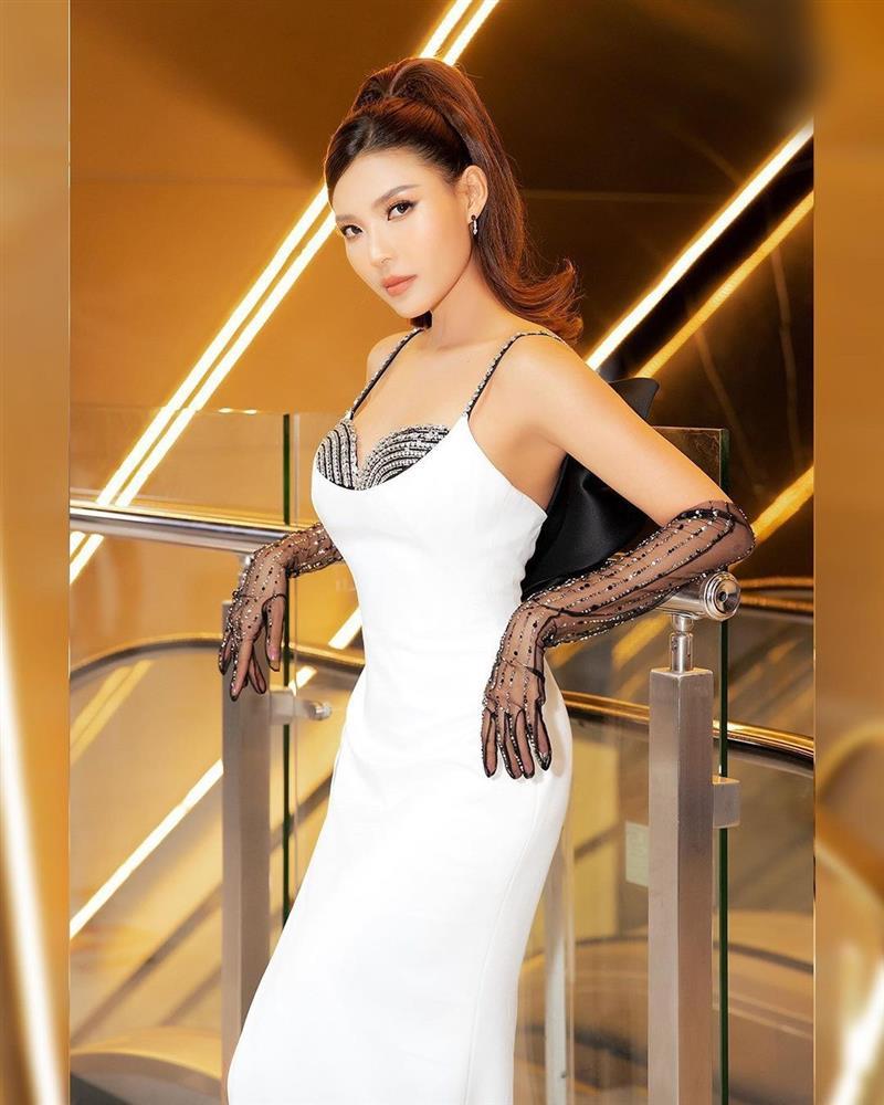 Rời xa photoshop là bão tố: Thúy Diễm để lộ vòng 2 lùm lùm-3