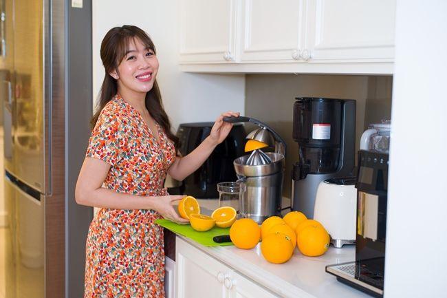 Căn bếp toát mùi tiền trong cơ ngơi bạc tỷ của MC Diệp Chi-9