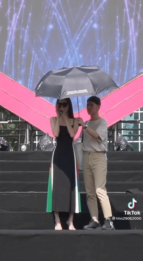 2 khoảnh khắc bố đời, mẹ thiên hạ của Sơn Tùng - Hương Giang-3