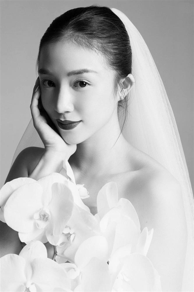 Salim tung ảnh cưới nét căng, vòng 2 chật cứng lùm lùm nghi bầu bí-4