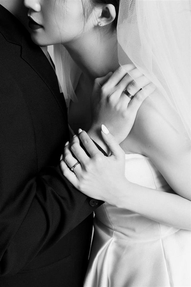 Salim tung ảnh cưới nét căng, vòng 2 chật cứng lùm lùm nghi bầu bí-5