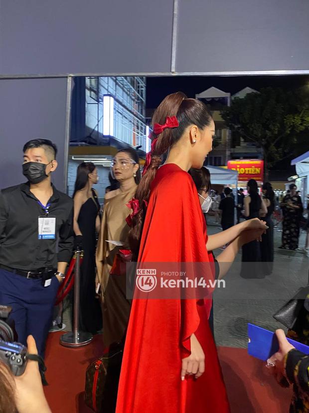 Khánh Vân lộ diện sau ồn ào, visual ảnh chụp vội ra sao?-3