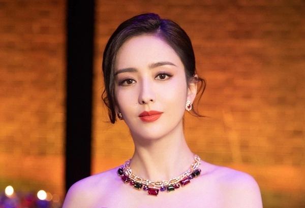Vừa ly hôn, Đồng Lệ Á lập tức tái hôn cùng một quan chức cấp cao?-7
