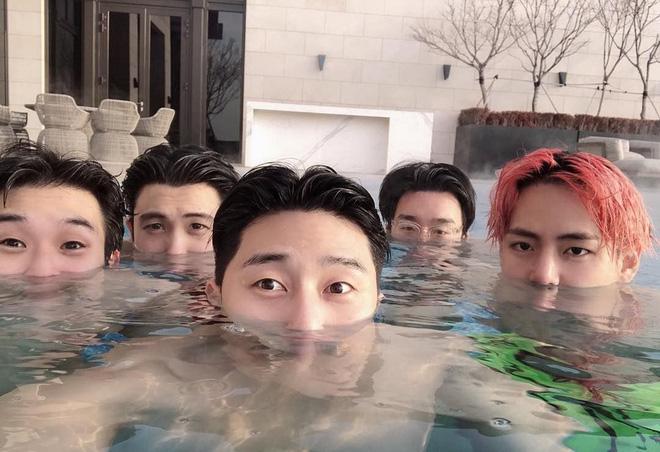 Vừa hết cách ly, nam thần V (BTS) đã hẹn hò cùng ngôi sao quyền lực-7