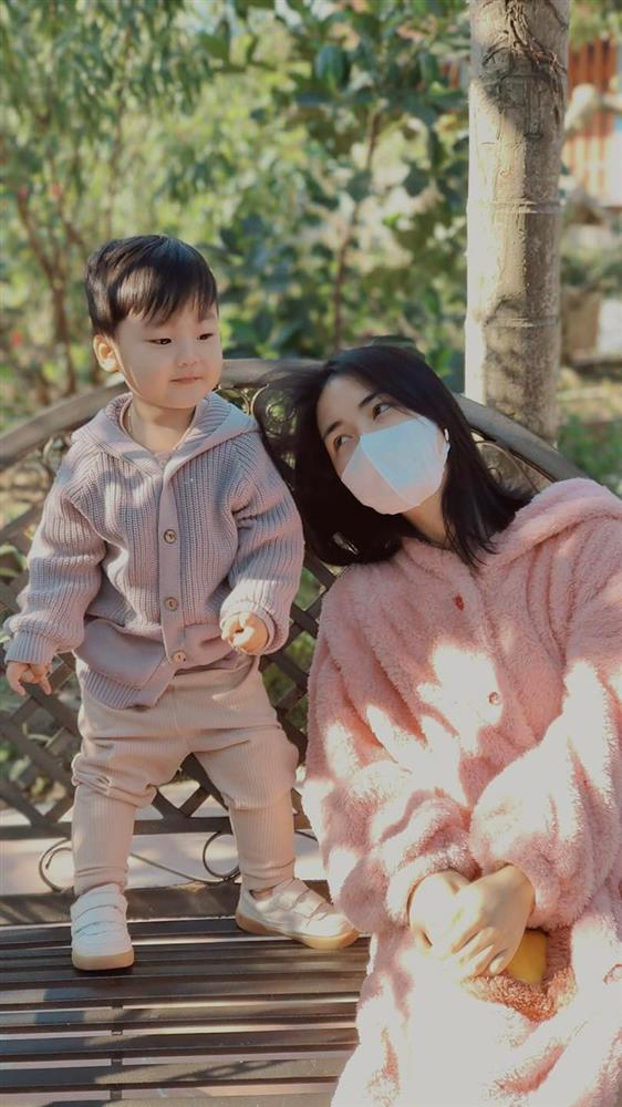 Hòa Minzy đau lòng vì con quá ngoan, các mẹ bỉm đồng cảm-3