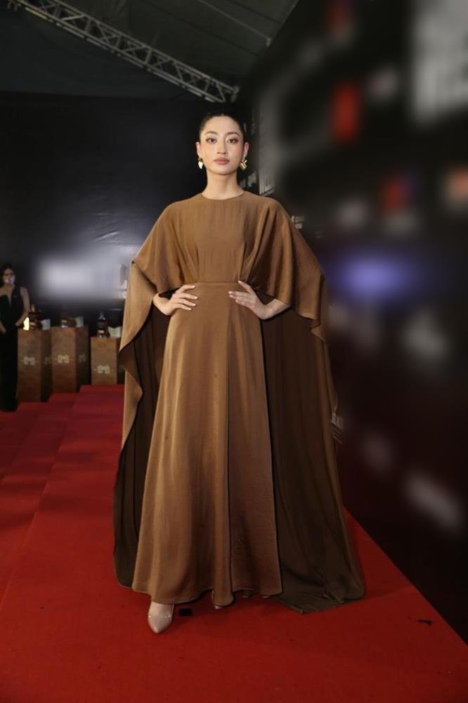 Lương Thùy Linh thua đau khi đụng hàng Khánh Vân-6