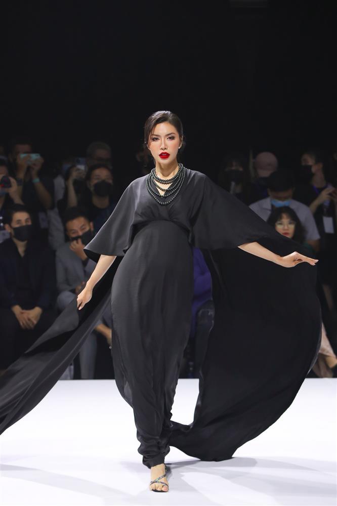 Lương Thùy Linh thua đau khi đụng hàng Khánh Vân-3