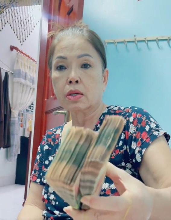 Mẹ chồng 500 chị em mơ ước: Cho con dâu 40-50 triệu như cơm bữa-1