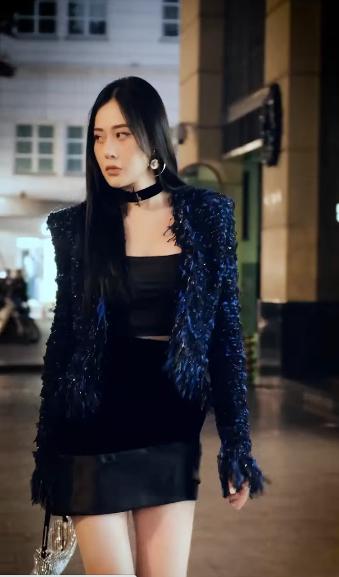 Phương Oanh ăn mặc lồng lộn, lộ khả năng tiếng Anh kém cỏi-4