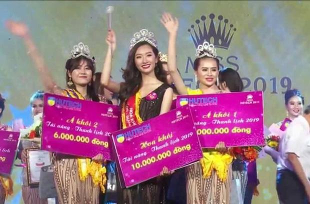 Trang Trần đội vương miện Miss Universe phake giống Đặng Thu Thảo-12