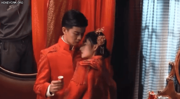 Lộ cảnh giường chiếu của Nhậm Gia Luân, bị nữ chính đè ngửa cực bạo-1