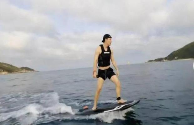 Giả Nãi Lượng và vợ cũ cắm sừng Lý Tiểu Lộ tái hợp?-2