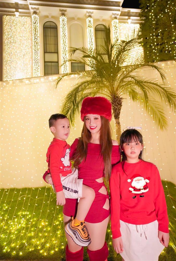 Ngỡ ngàng ngoại hình cậu ấm cô chiêu nhà Huyền Baby-1