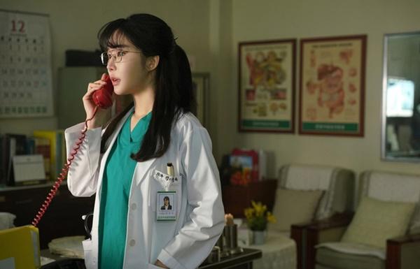 Jisoo BLACKPINK đường đẹp không đi, sao đâm đầu vào Snowdrop?-9