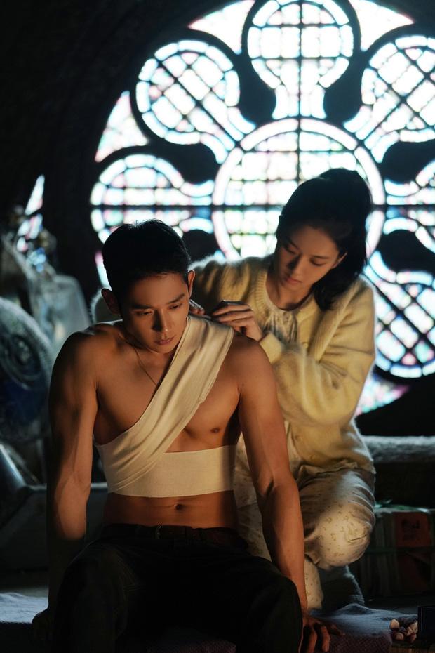 Jisoo và Jung Hae In liệu có đang đánh đổi quá nhiều vì Snowdrop?-7