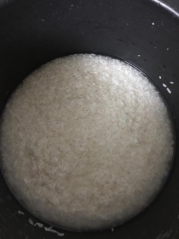 Đại hoạ khi dùng nồi cơm điện, anh chàng ghi 1 dòng chữ lên nắp nồi-2