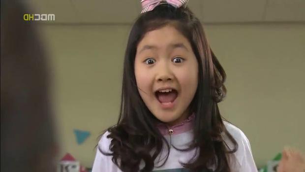 Gia Đình Là Số 1 xuất hiện người Việt, còn kéo đàn tì bà, hát cả nhạc thiếu nhi-1