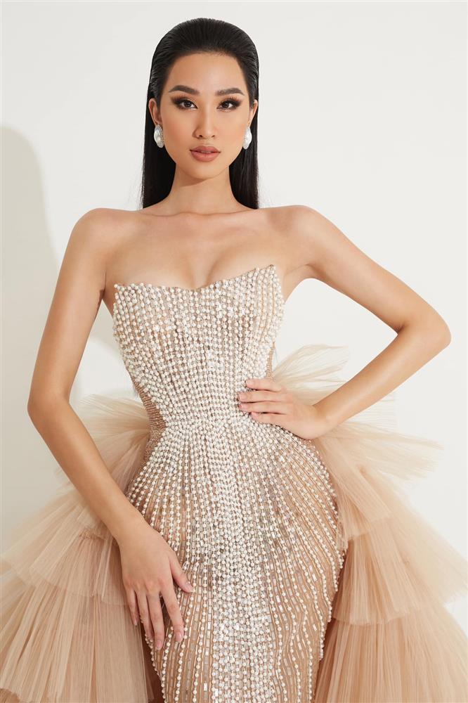 Mẹ nuôi nổi tiếng của Phạm Thư nắn gân Phạm Thùy Linh-7