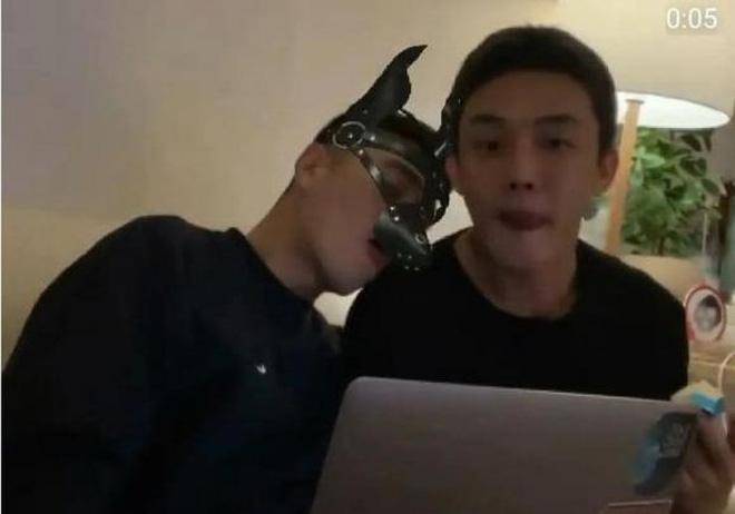 Profile khủng của bạn trai mỹ nam Yoo Ah In-14