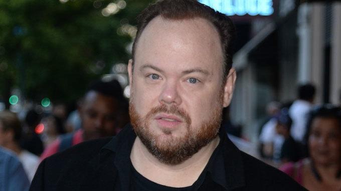 Sao Ở nhà một mình bị bắt vì bóp cổ bạn gái-1