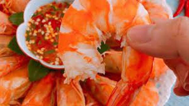 Thêm một cách luộc tôm cực ngon bằng 2 gia vị sẵn có trong nhà-2