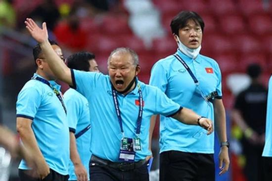 HLV Park bất bình, đưa kiến nghị đòi công bằng cho tuyển Việt Nam