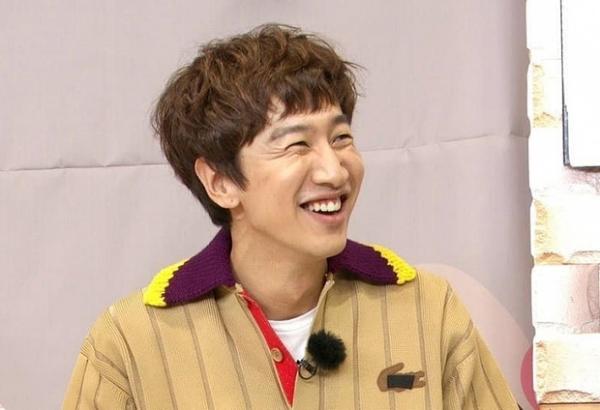 Nếu muốn một đêm Giáng sinh vui vẻ, ngập tràn tiếng cười và thú vị thì chắc chắn Lee Kwang Soo sẽ là cái tên không thể bỏ qua.