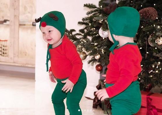 Kim Lý lên đồ Noel lạc quẻ với Hồ Ngọc Hà và cặp sinh đôi Lisa Leon-3