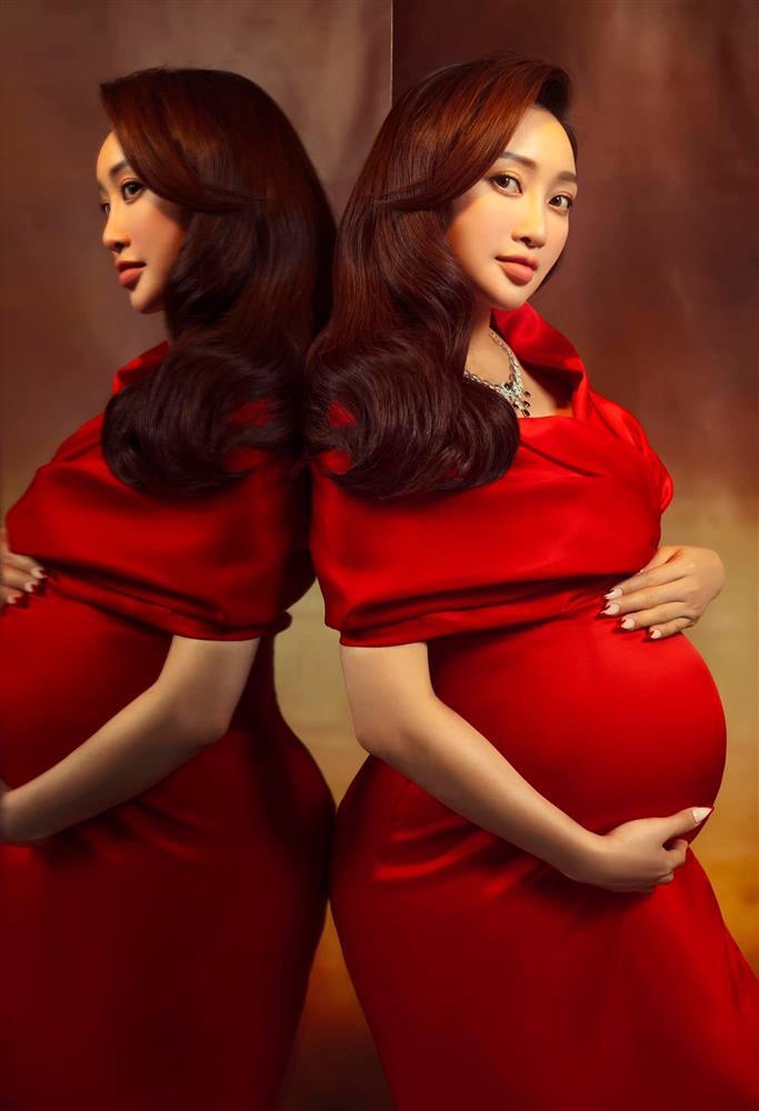 Đố ai chơi lại mẹ chồng Phương Oanh U50 vẫn chụp ảnh Noel nức nở-2