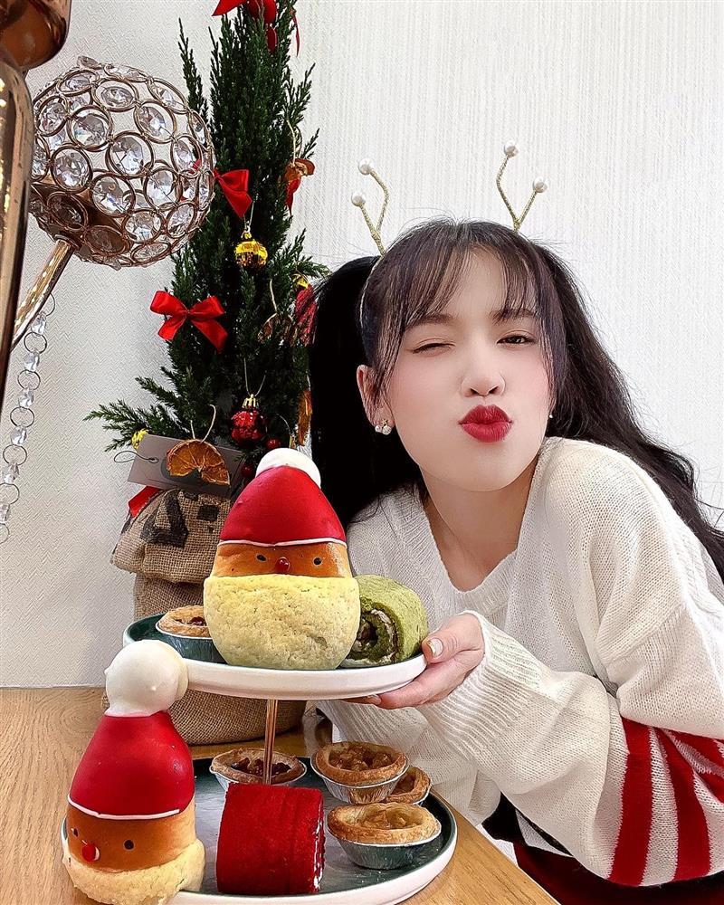 Sao Việt rộn ràng đón Noel: Gia đình Vy Oanh chiếm spotlight-9