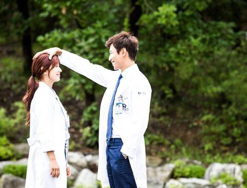 Yêu bác sĩ tài giỏi rồi lảo đảo muốn ngất khi gặp 1 bệnh nhân nữ-1