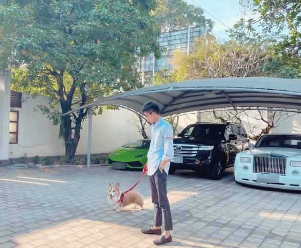 Đường đua Noel: Tấm ảnh nhiều tiền nhất thuộc về thiếu gia Phan Hoàng-1