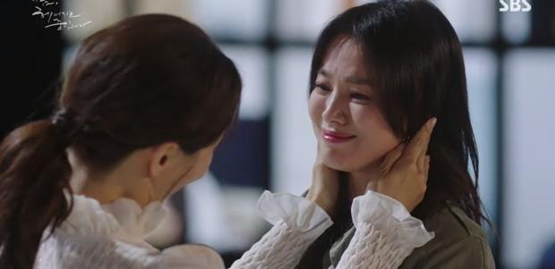 Song Hye Kyo khóc vì bạn, vì mẹ, vì bồ trẻ và hết!-5