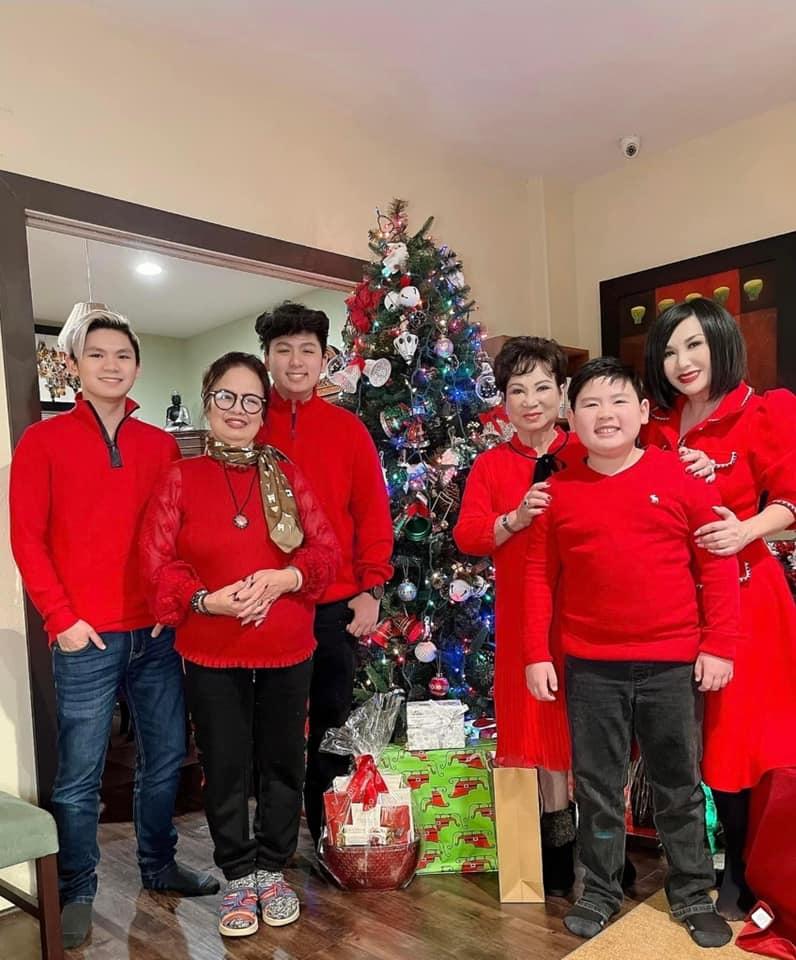 Vợ cũ hé lộ quà Noel cực khủng Bằng Kiều tặng 3 quý tử-1