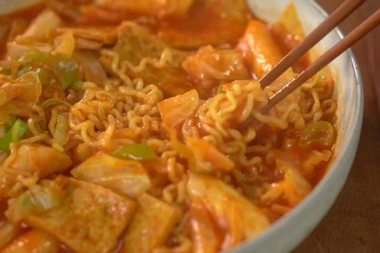 Cách làm mì cay tteokbokki chuẩn vị Hàn