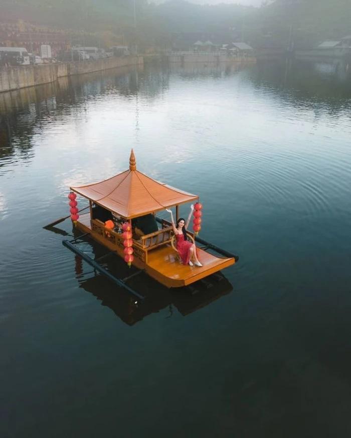 Mai Davika khoe ảnh sống ảo đẹp như cổ tích khi đi du lịch-3