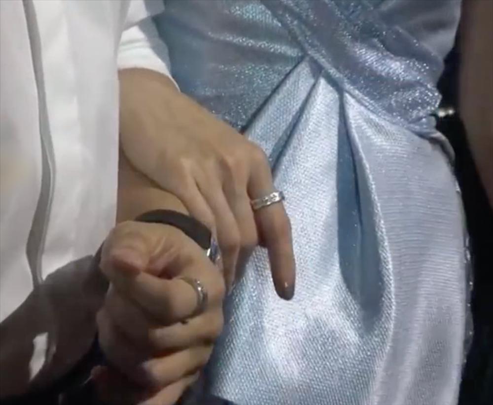 Lệ Quyên cười không khép miệng khi tình trẻ kém 12 tuổi gọi bà xã-1