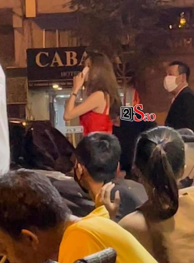 Chồng cũ Lệ Quyên đúng số hưởng: 2 bồ tin đồn đều trẻ đẹp, sexy-2