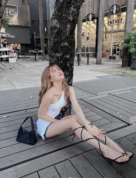 Thúy Vi gia nhập môn golf - Thiều Bảo Trâm khoe chân dài nức nở-6