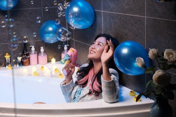 Let’s Talk About Love của Văn Mai Hương hóa ra hát về gái ế-3