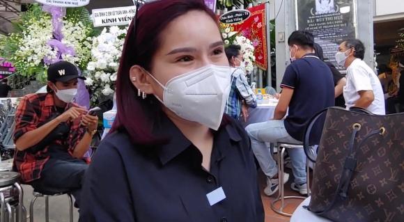 Ngày viếng NSƯT Thanh Kim Huệ thứ 2: Nghệ sĩ luân phiên đến dự-5