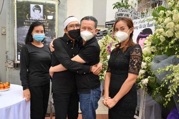 Tang lễ NS Thanh Kim Huệ ngày cuối: NS Thanh Điền gắng gượng chu toàn hậu sự-7