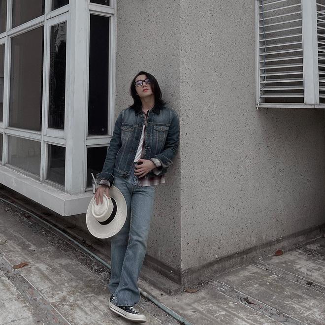 Ảnh chụp lén nghi là Hải Tú khoác tay Sơn Tùng trên phố-5