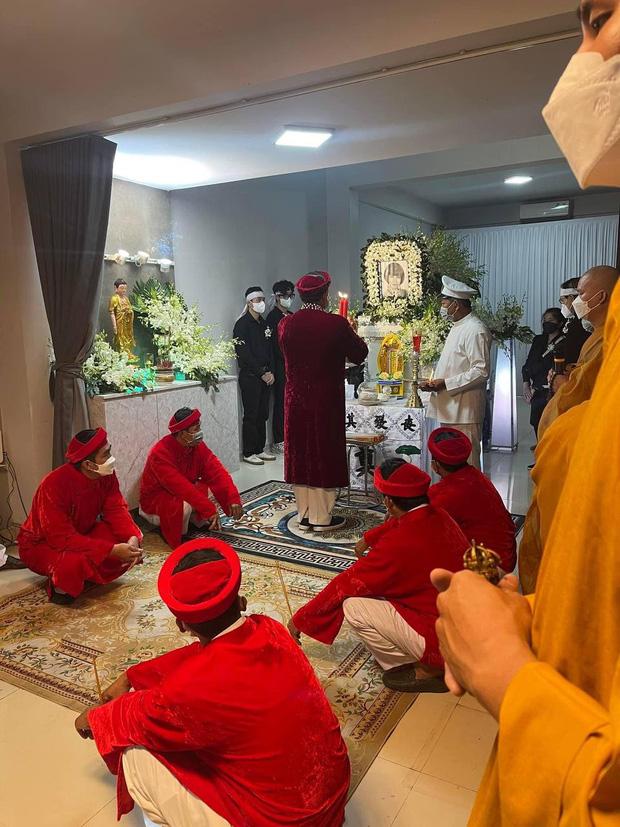 Tang lễ NS Thanh Kim Huệ ngày cuối: NS Thanh Điền gắng gượng chu toàn hậu sự-2