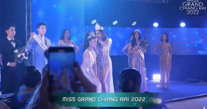 Thùy Tiên há hốc mồm khi Á hậu Thái Lan mặc váy trong suốt-4